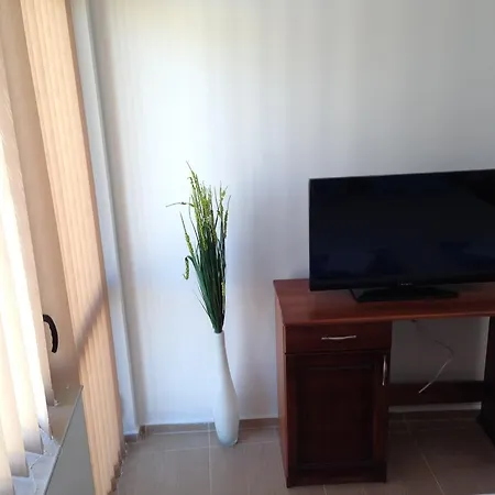 Eleonora Beach بيت ضيافة